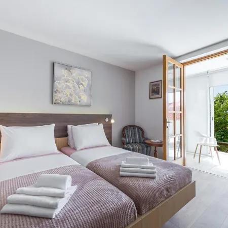 Sunshine Place アパート *