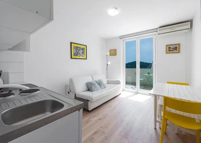 Sunshine Place アパート *